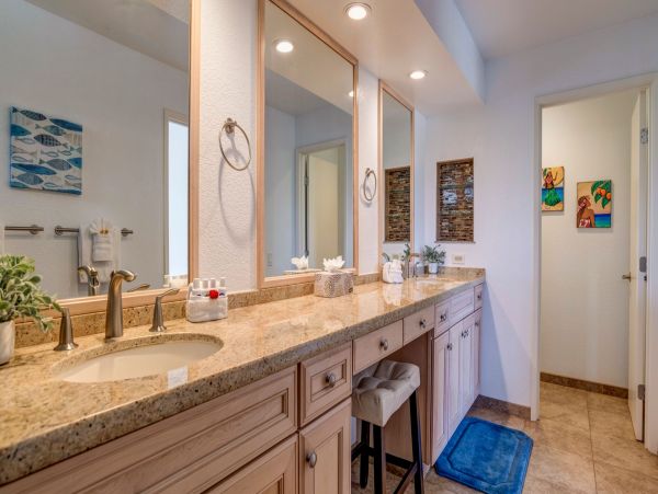 Lovely Maui Vacation Rental Sleeps 8 Guests Communal Pool