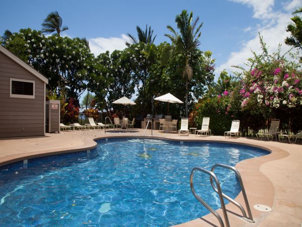 Lovely Maui Vacation Rental Sleeps 8 Guests Communal Pool