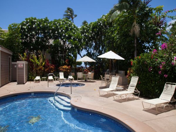 Lovely Maui Vacation Rental Sleeps 8 Guests Communal Pool