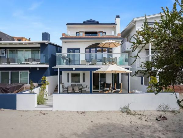 San Diego Beachfront Vacation Townhouse Sleeps 10 Guests