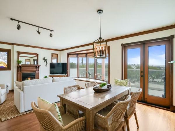 San Diego Beachfront Vacation Townhouse Sleeps 10 Guests
