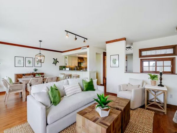 San Diego Beachfront Vacation Townhouse Sleeps 10 Guests