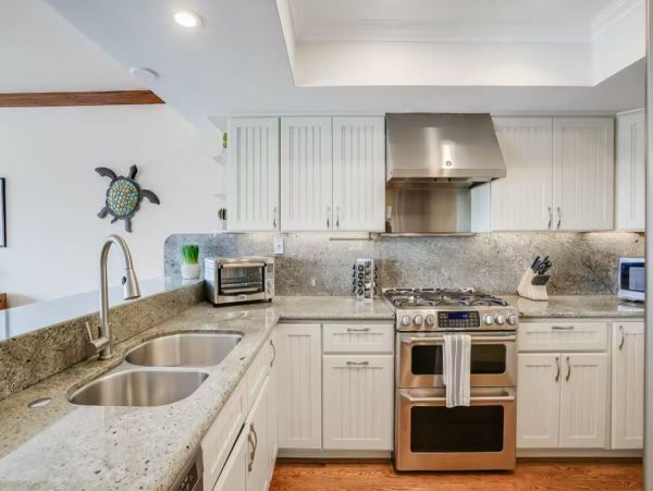 San Diego Beachfront Vacation Townhouse Sleeps 10 Guests
