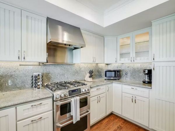 San Diego Beachfront Vacation Townhouse Sleeps 10 Guests