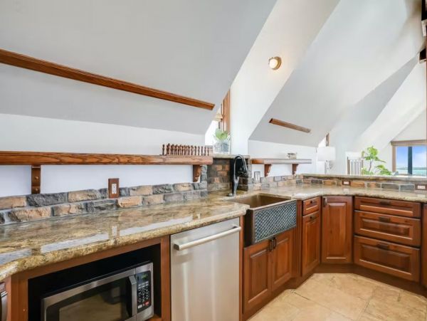San Diego Beachfront Vacation Townhouse Sleeps 10 Guests