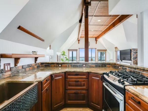 San Diego Beachfront Vacation Townhouse Sleeps 10 Guests