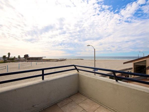 San Diego Oceanfront Vacation Home Sleeps 8 Guests