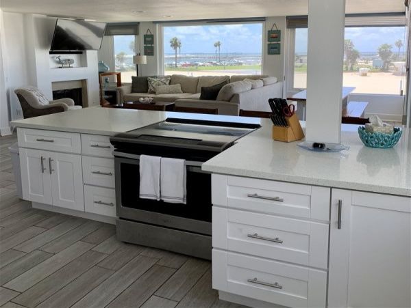 San Diego Oceanfront Vacation Home Sleeps 8 Guests