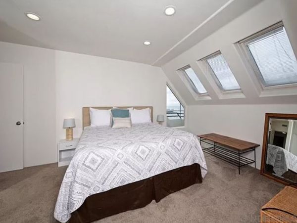 San Diego Oceanfront Vacation Home Sleeps 8 Guests