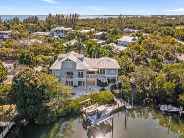 Boca Grande Canal-Front Luxury Vacation Home Private Home