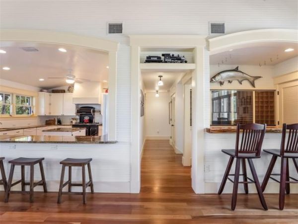 Boca Grande 6 Bedroom Vacation Home Dock & Great Water Views