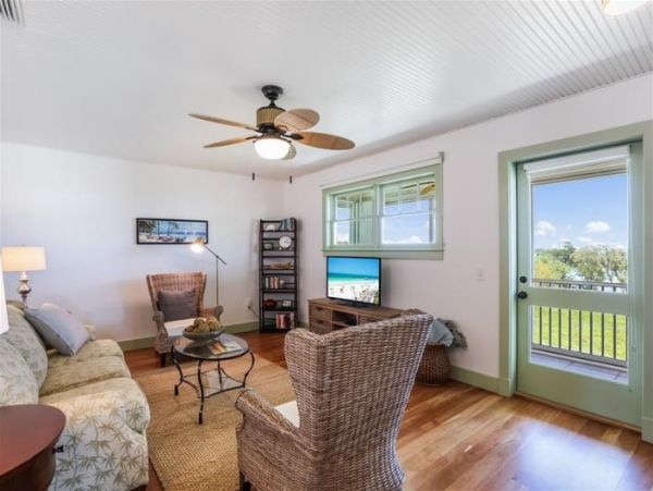 Boca Grande 6 Bedroom Vacation Home Dock & Great Water Views