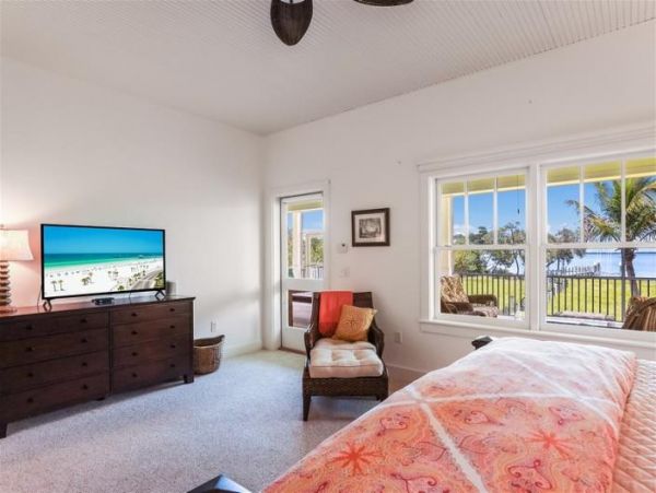 Boca Grande 6 Bedroom Vacation Home Dock & Great Water Views