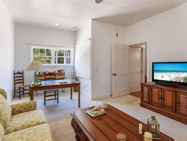 Boca Grande 6 Bedroom Vacation Home Dock & Great Water Views