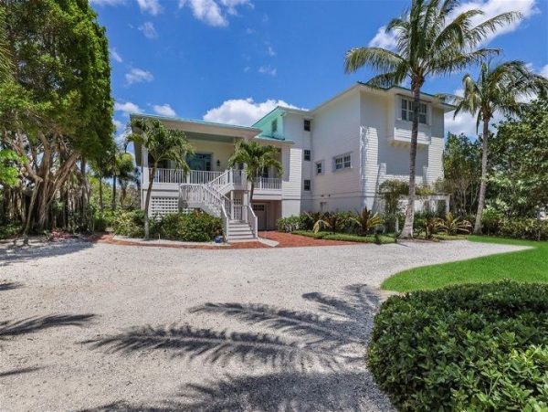 Boca Grande 6 Bedroom Vacation Home Dock & Great Water Views