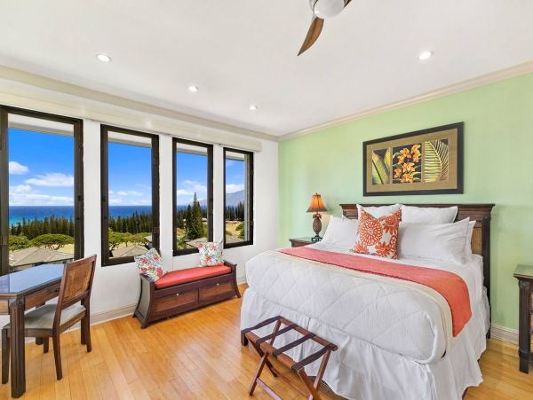 Charming One Bedroom Condo with Ocean Views Sleeps 4