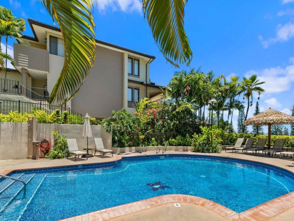 Charming One Bedroom Condo with Ocean Views Sleeps 4