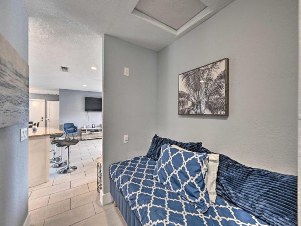 Naples 3 Bedroom Home with Patio & Private Pool Sleeps 8