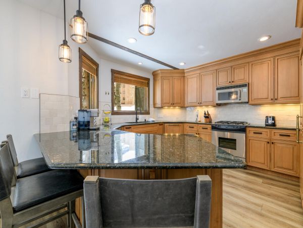 Vail 4 Bedroom Home with Mountain View Sleeps 10
