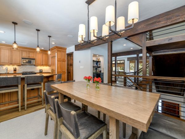 Vail 4 Bedroom Home with Mountain View Sleeps 10