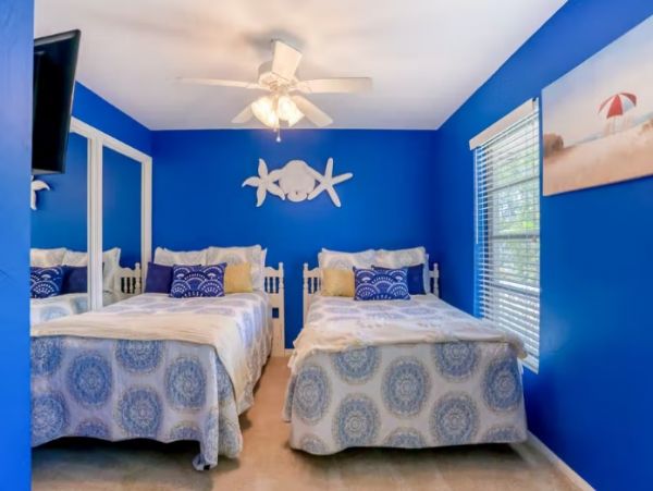Cape Coral 5 Bedroom Home With Canal View & Dock Sleeps 11