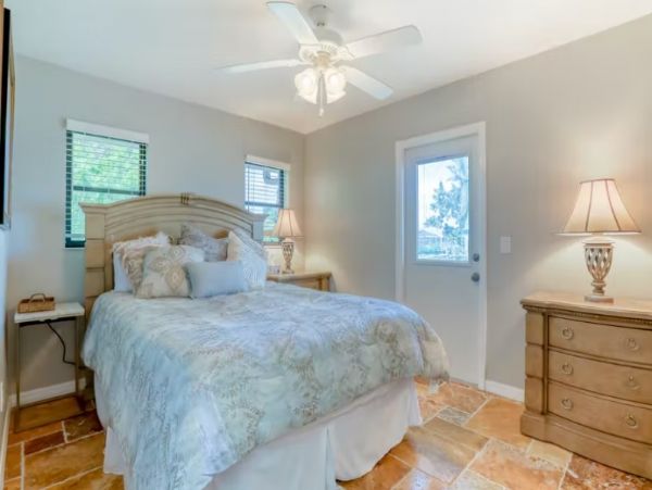 Cape Coral 5 Bedroom Home With Canal View & Dock Sleeps 11
