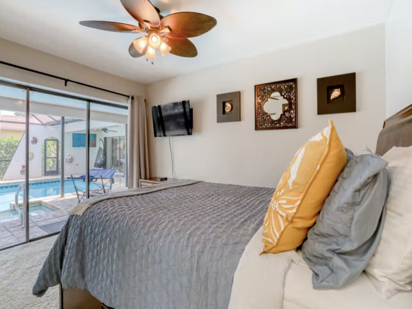Cape Coral 5 Bedroom Home With Canal View & Dock Sleeps 11