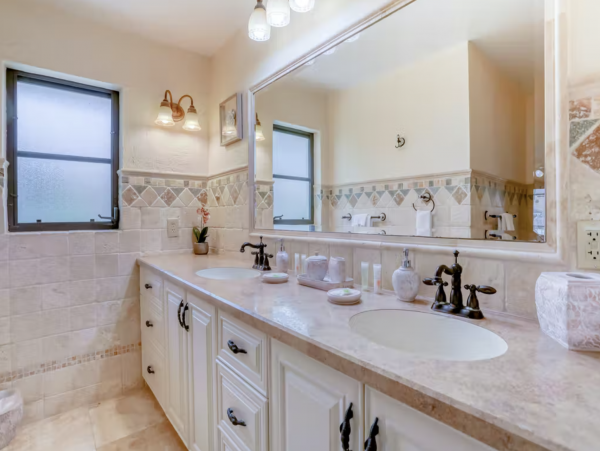Cape Coral 5 Bedroom Home With Canal View & Dock Sleeps 11