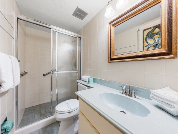 Beautiful Siesta Key Vacation Condo Walk to Beach with Pool