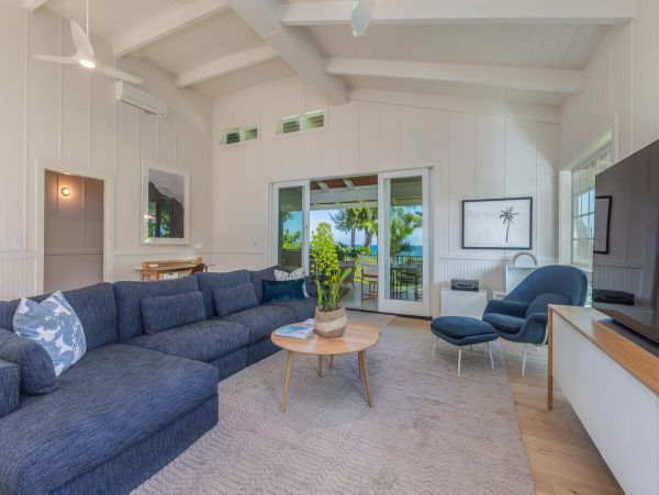 Modern Beachfront 6 Bedroom Vacation Home with Hot Tub