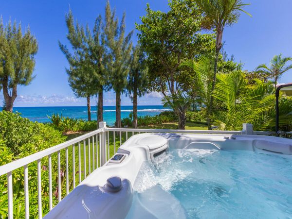 Modern Beachfront 6 Bedroom Vacation Home with Hot Tub