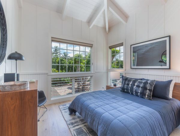 Modern Beachfront 6 Bedroom Vacation Home with Hot Tub