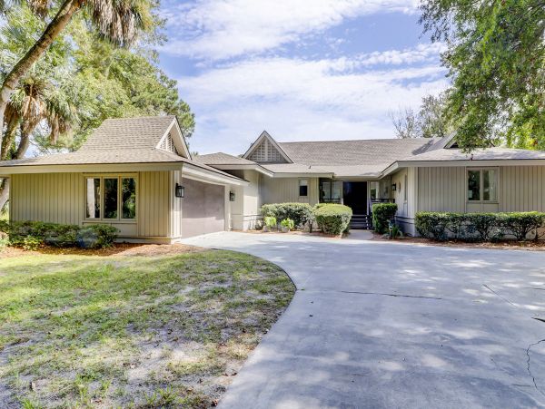 Upscale near Golf Course home in Sea Pines