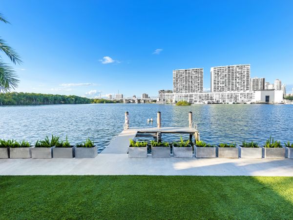 Magnific Bay View Five-Bedroom Rental Home in Sunny Isles