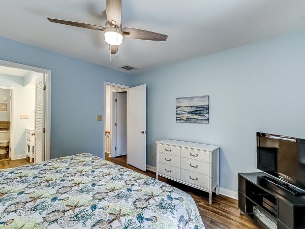 South Beach Village Vacation rental steps to beach