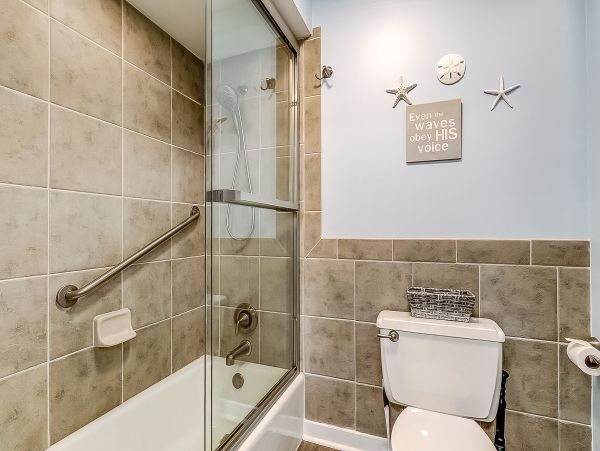 South Beach Village Vacation rental steps to beach