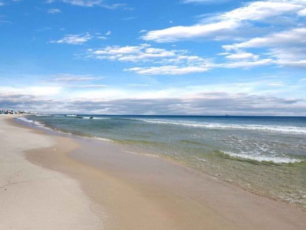 Steps to the Beach 4 Bedroom Gulf Shores Vacation Pool Home
