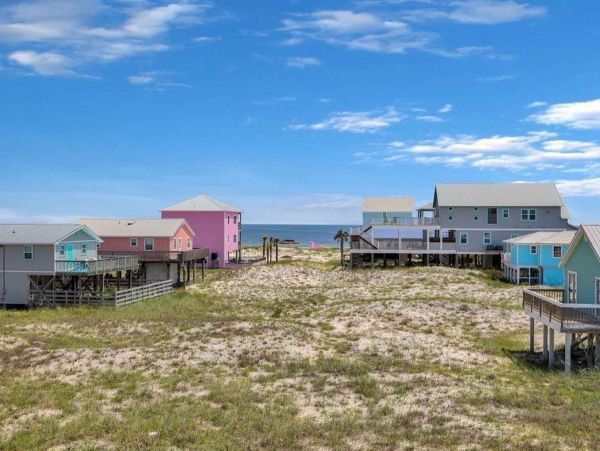 Steps to the Beach 4 Bedroom Gulf Shores Vacation Pool Home