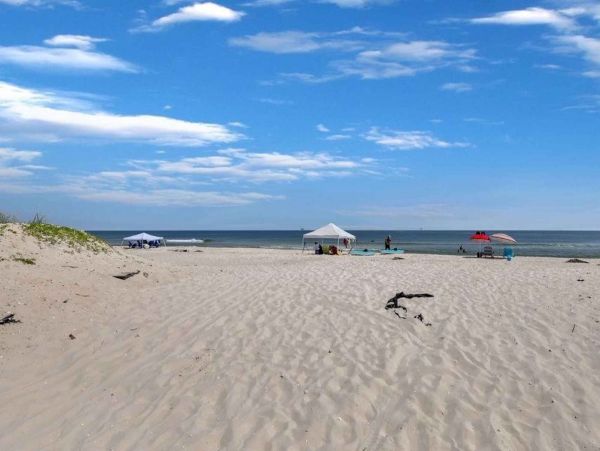 Steps to the Beach 4 Bedroom Gulf Shores Vacation Pool Home