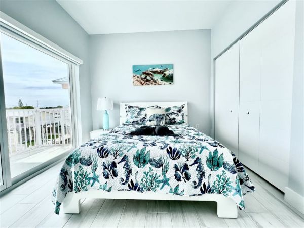 Marathon Vacation Pool Home Four Bedrooms Canal Views