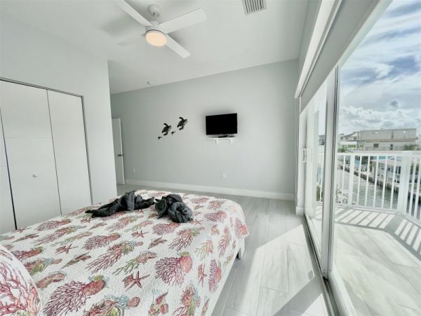 Marathon Vacation Pool Home Four Bedrooms Canal Views