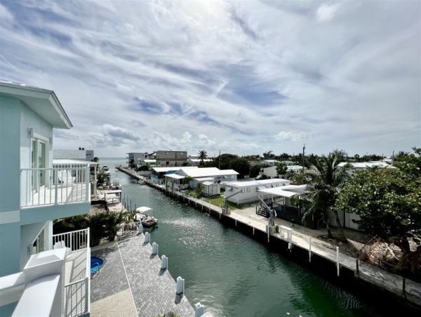 Marathon Vacation Pool Home Four Bedrooms Canal Views