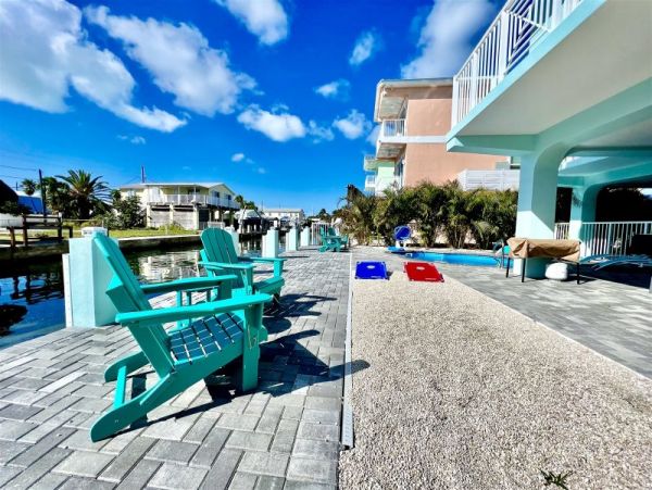 Marathon Vacation Pool Home Four Bedrooms Canal Views