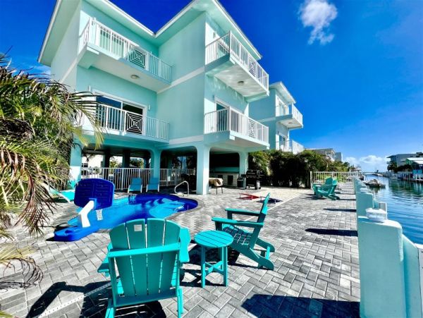Marathon Vacation Pool Home Four Bedrooms Canal Views