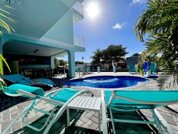 Marathon Vacation Pool Home Four Bedrooms Canal Views