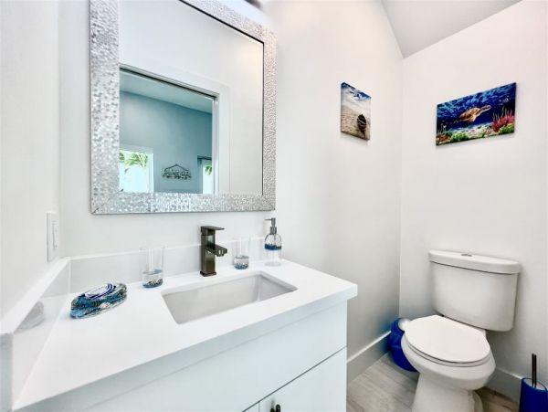 Marathon Vacation Pool Home Four Bedrooms Canal Views
