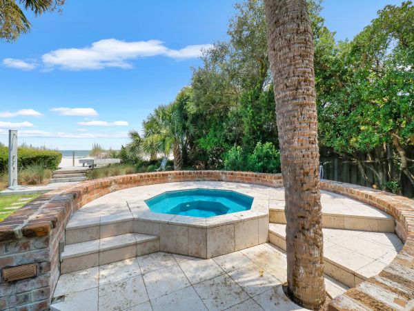 Hilton Head Luxury Oceanfront Home With Pool & Spa Sleeps 28