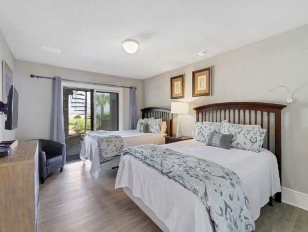 Hilton Head Luxury Oceanfront Home With Pool & Spa Sleeps 28