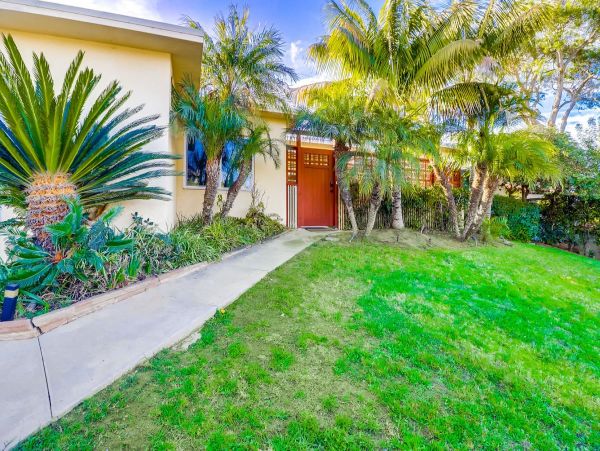 La Jolla 3 Bedroom Home Walk to Beach Sleeps 8
