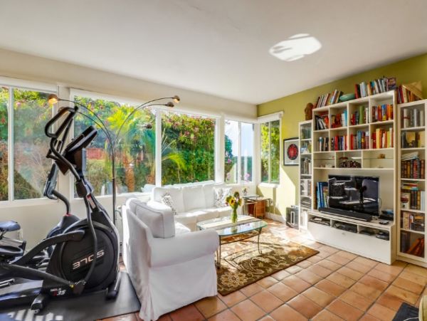 La Jolla 3 Bedroom Home Walk to Beach Sleeps 8